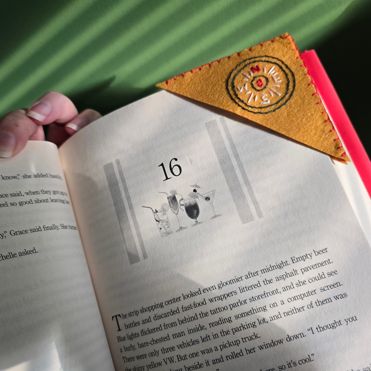 Adventure Compass Felt Bookmark – Embroidered Page Saver for Books & Journals
