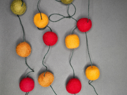 Falling Leaves Felt Ball Garland – Autumn Pom Pom Garland, Thanksgiving Mantel Decor, Fall Wool Ball Garland, Fall Decoration